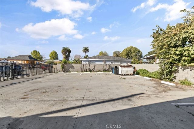 10527 Compton, Los Angeles, CA 90002