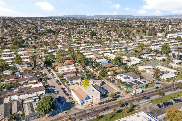 10527 Compton, Los Angeles, CA 90002