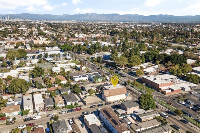 10527 Compton, Los Angeles, CA 90002