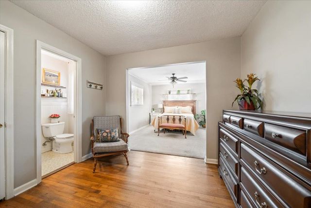 4933 FLAMINGO RD, Memphis, TN 38117