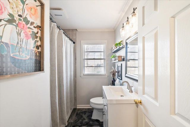 4933 FLAMINGO RD, Memphis, TN 38117