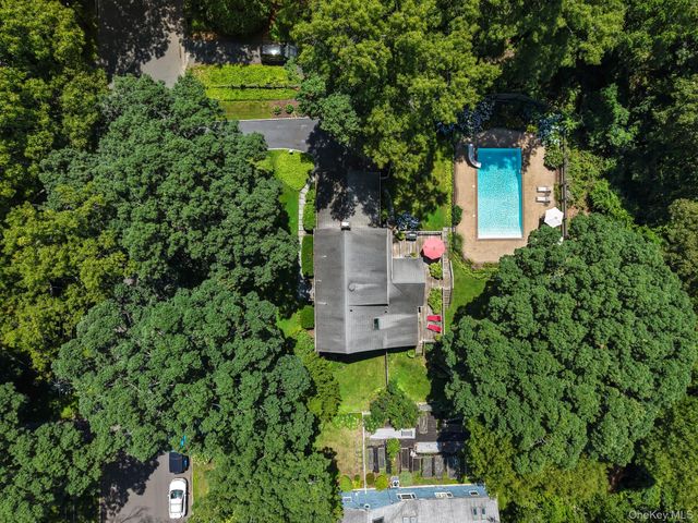 8 Washington Avenue, East Setauket, NY 11733