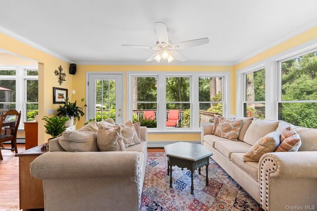 8 Washington Avenue, East Setauket, NY 11733
