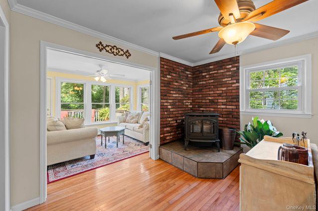 8 Washington Avenue, East Setauket, NY 11733