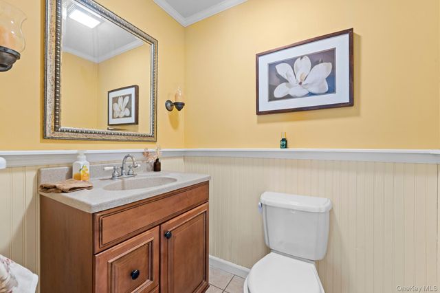 8 Washington Avenue, East Setauket, NY 11733