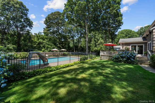 8 Washington Avenue, East Setauket, NY 11733