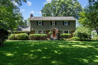 8 Washington Avenue, East Setauket, NY 11733