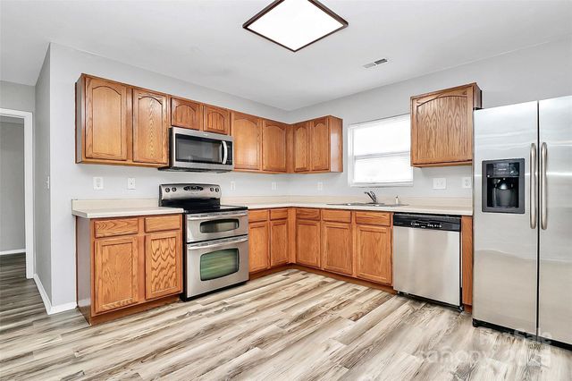 8436 Redding Glen Avenue, Charlotte, NC 28216