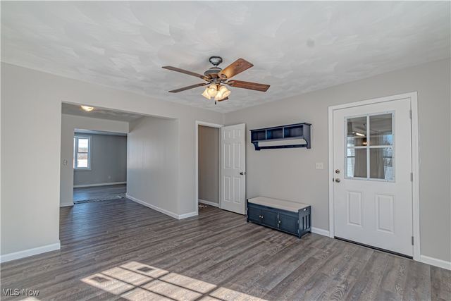 155 Sterling Street, Creston, OH 44217