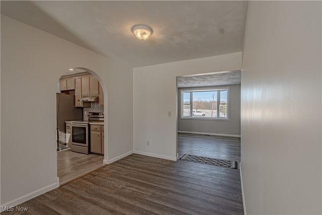 155 Sterling Street, Creston, OH 44217