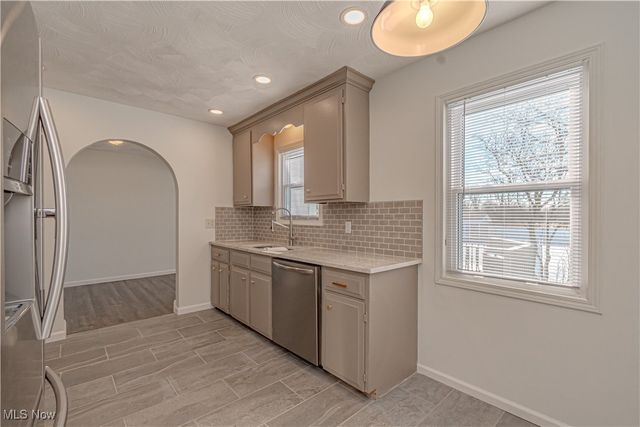 155 Sterling Street, Creston, OH 44217