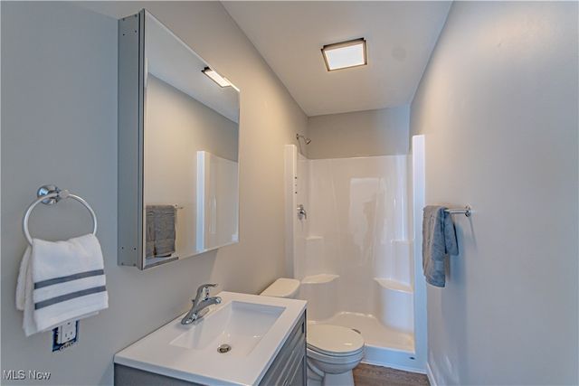 155 Sterling Street, Creston, OH 44217