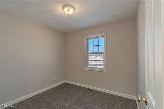 155 Sterling Street, Creston, OH 44217