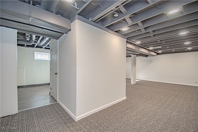 155 Sterling Street, Creston, OH 44217