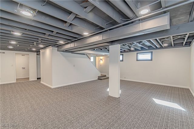 155 Sterling Street, Creston, OH 44217