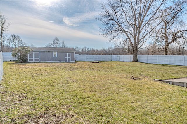 155 Sterling Street, Creston, OH 44217