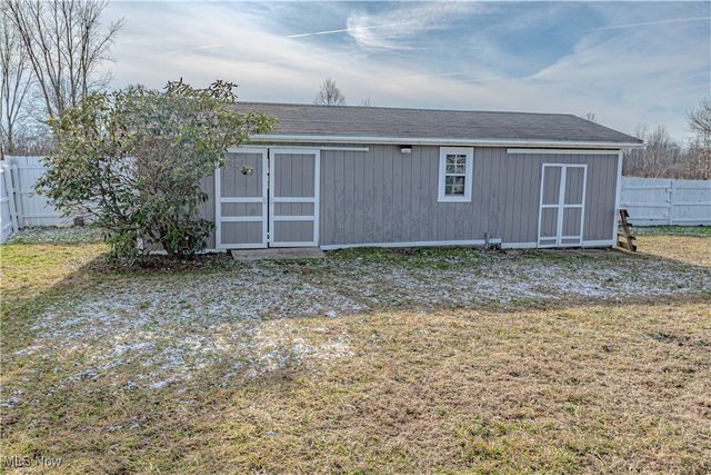 155 Sterling Street, Creston, OH 44217