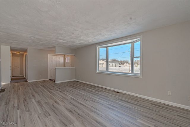 155 Sterling Street, Creston, OH 44217