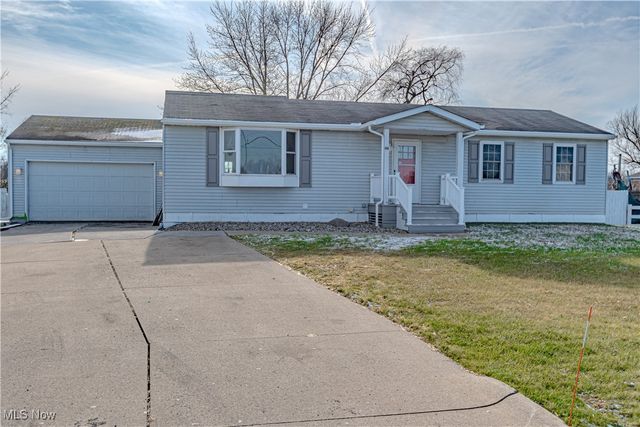 155 Sterling Street, Creston, OH 44217