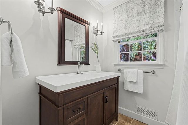 3819 N Stratford NE Road, Atlanta, GA 30342