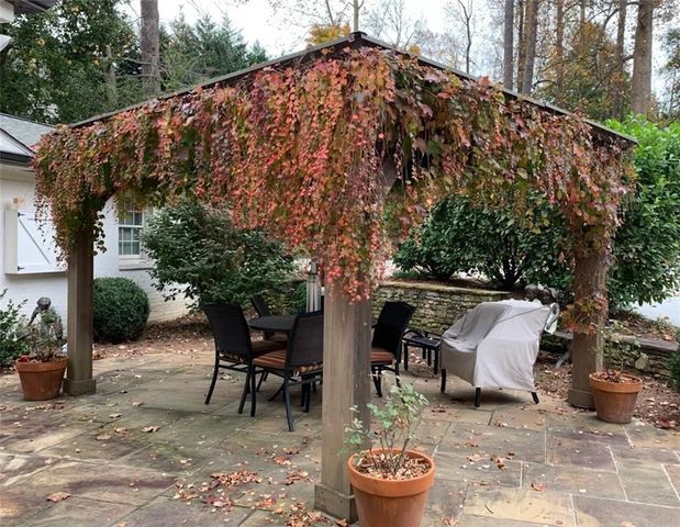 3819 N Stratford NE Road, Atlanta, GA 30342