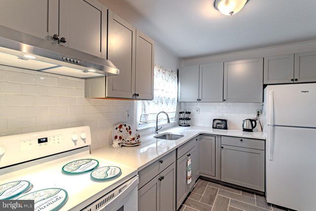 9 BLOOMFIELD LN, Willingboro, NJ 08046