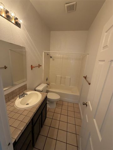 2601 Alcott LN B, Austin, TX 78748