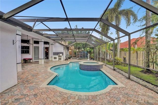 2030 SW 62nd Avenue, Plantation, FL 33317