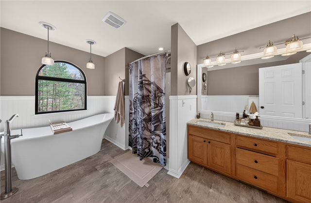 4112 Hilltop Drive, Rogers, AR 72756