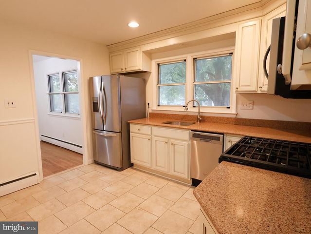 516 JOY CIR, Glen Burnie, MD 21061