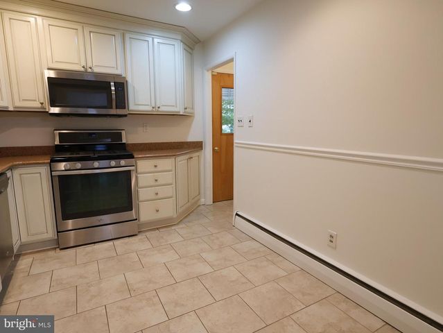 516 JOY CIR, Glen Burnie, MD 21061