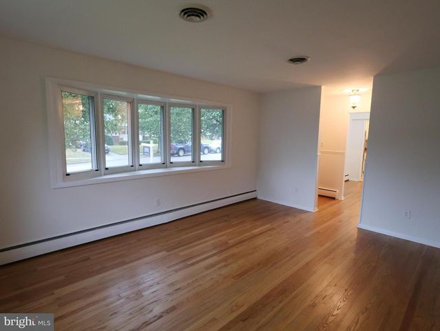 516 JOY CIR, Glen Burnie, MD 21061