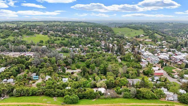 70 Greenstone Ter, Sutter Creek, CA 95685