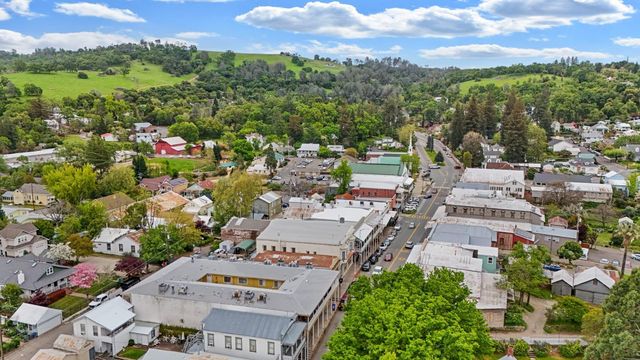 70 Greenstone Ter, Sutter Creek, CA 95685