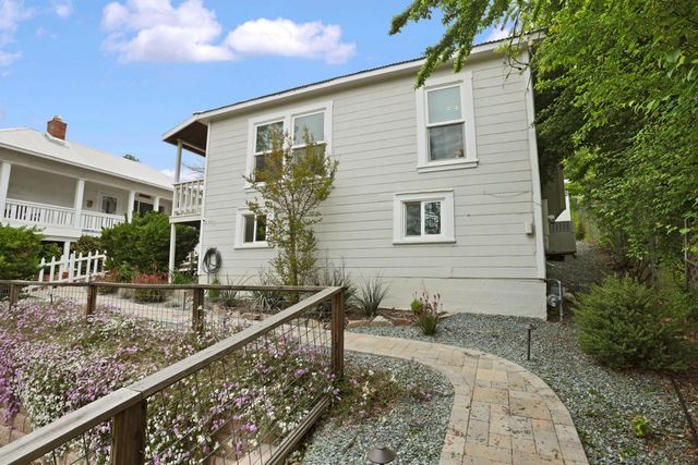 70 Greenstone Ter, Sutter Creek, CA 95685