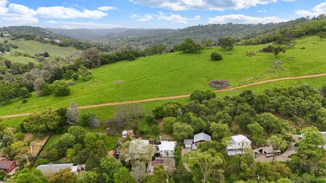 70 Greenstone Ter, Sutter Creek, CA 95685