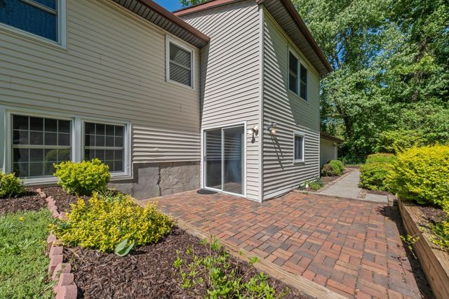 8 Anna D Court, Hopewell Junction, NY 12533