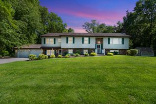 8 Anna D Court, Hopewell Junction, NY 12533