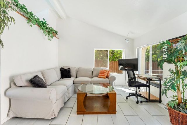 3252 N Mountain Shadow Drive, Palm Springs, CA 92262