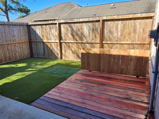 11285 Riverview Way, Houston, TX 77042