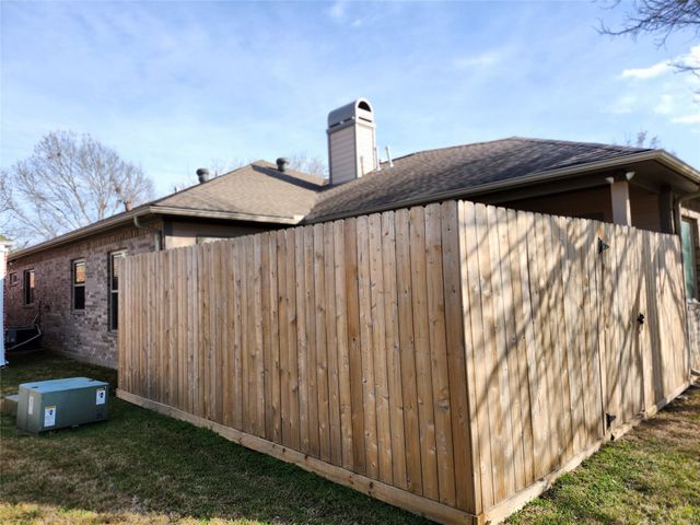 11285 Riverview Way, Houston, TX 77042