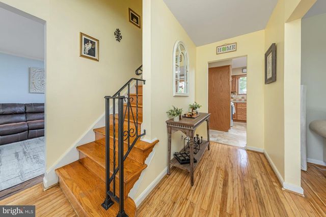 5 CAMBRIDGE DR, West Deptford, NJ 08096