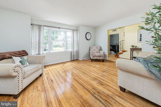 5 CAMBRIDGE DR, West Deptford, NJ 08096