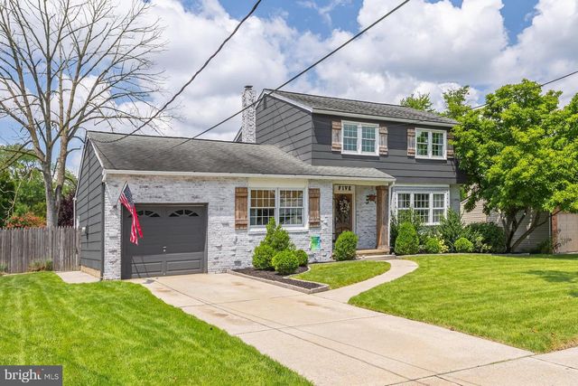 5 CAMBRIDGE DR, West Deptford, NJ 08096