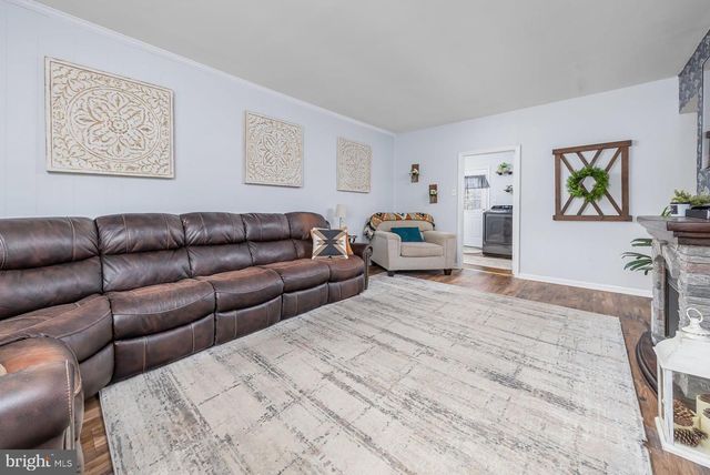 5 CAMBRIDGE DR, West Deptford, NJ 08096