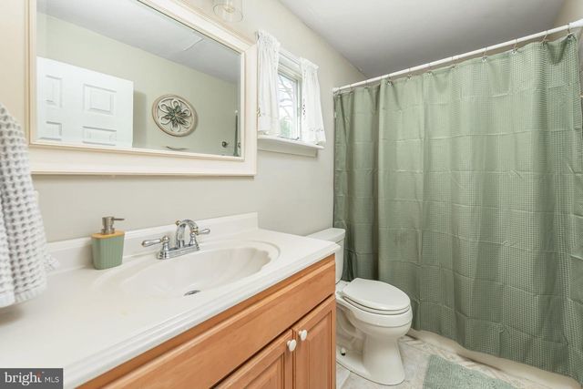 5 CAMBRIDGE DR, West Deptford, NJ 08096