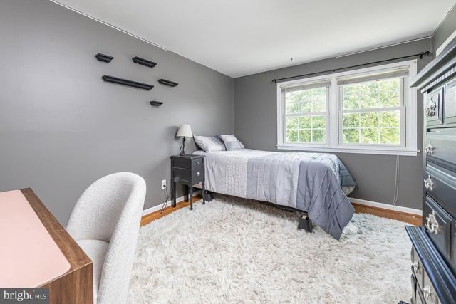 5 CAMBRIDGE DR, West Deptford, NJ 08096