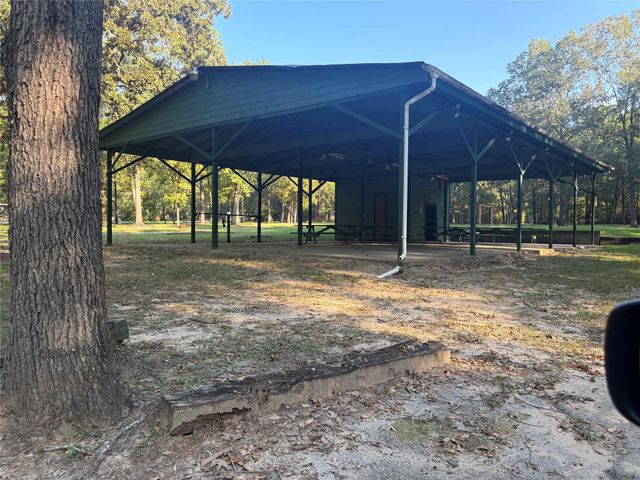 333 Beaver Run, Livingston, TX 77351