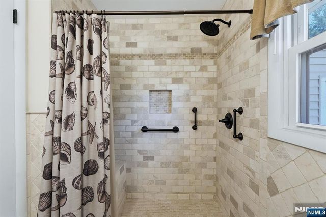 270 Coolidge Avenue, Hasbrouck Heights, NJ 07604