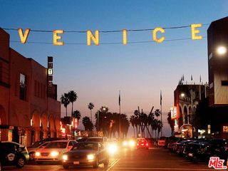 12 E 27th Avenue, Venice (los Angeles), CA 90291